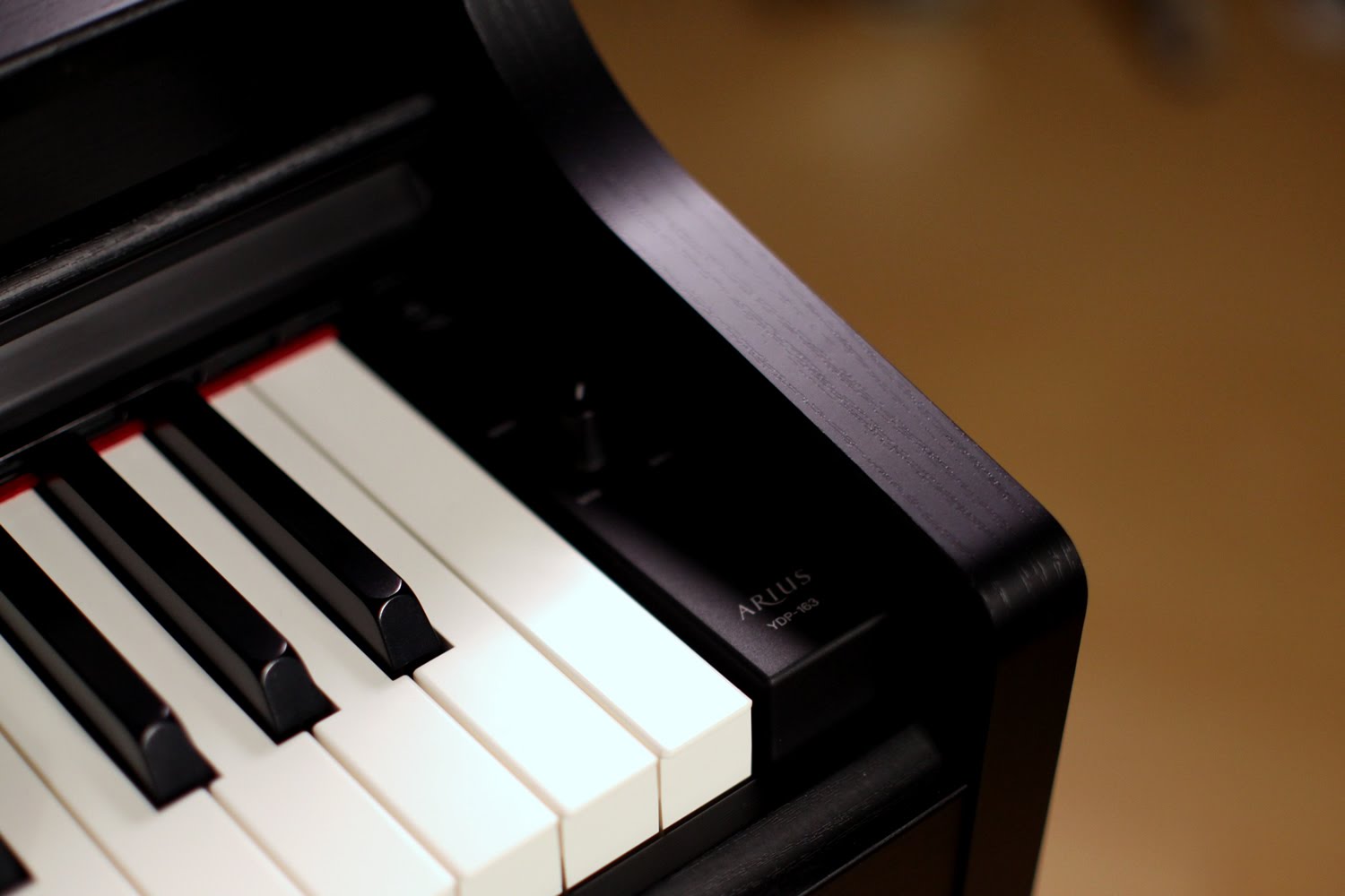 Pianino cyfrowe Yamaha ydp144